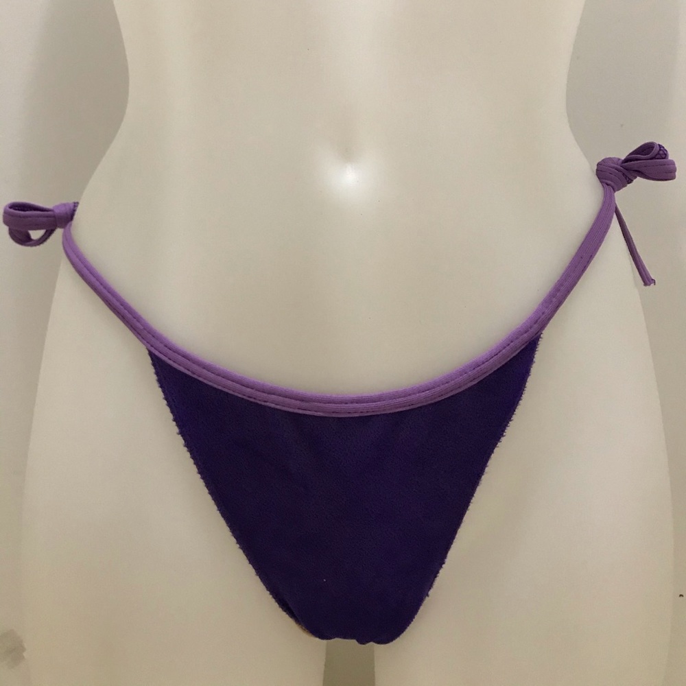 Bikini - Picture 5 of 6